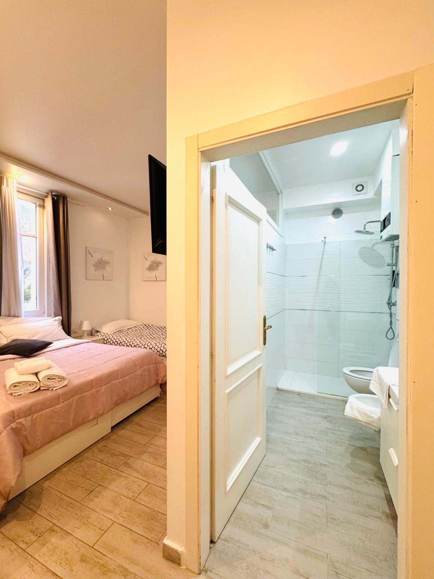 Modern Room With Private Bathroom Trento Eksteriør bilde